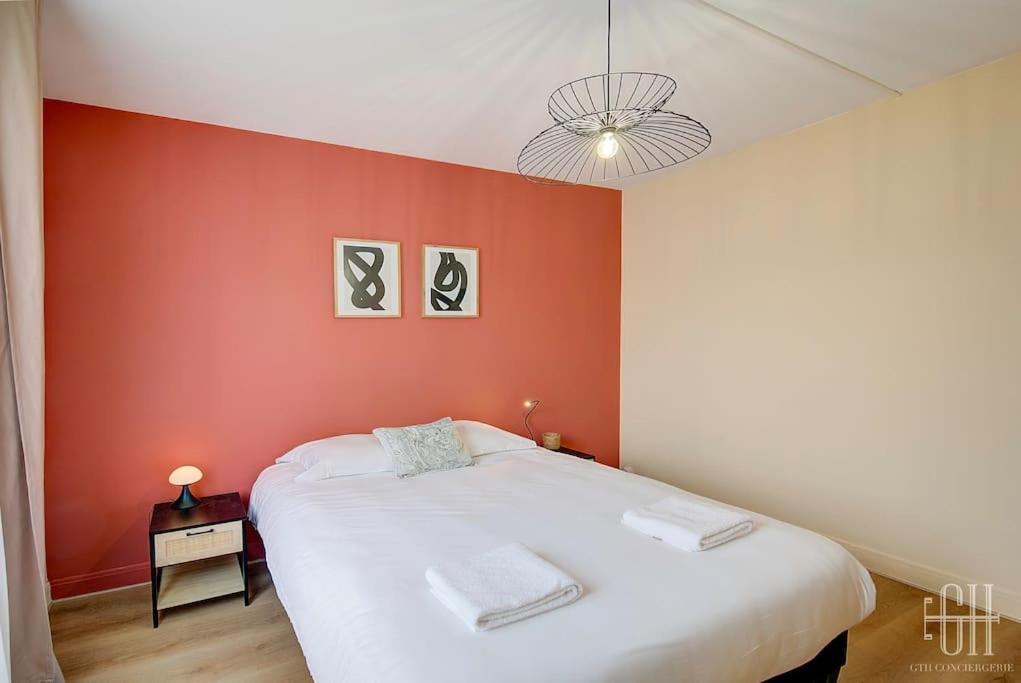 L'oeillet - Place Plumereau * Tours
